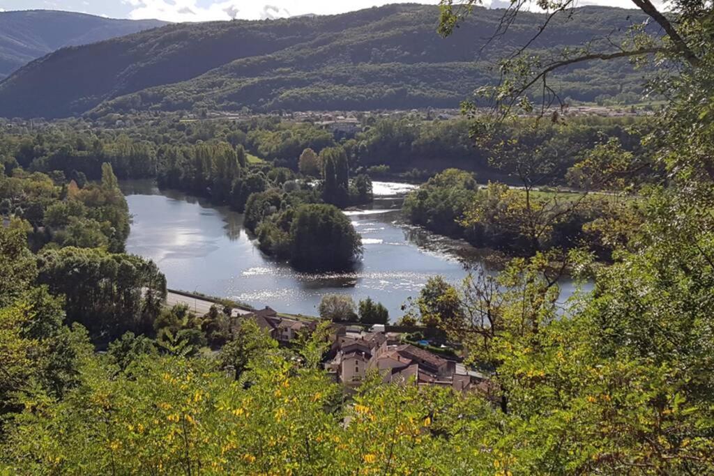 Foix Apartment *